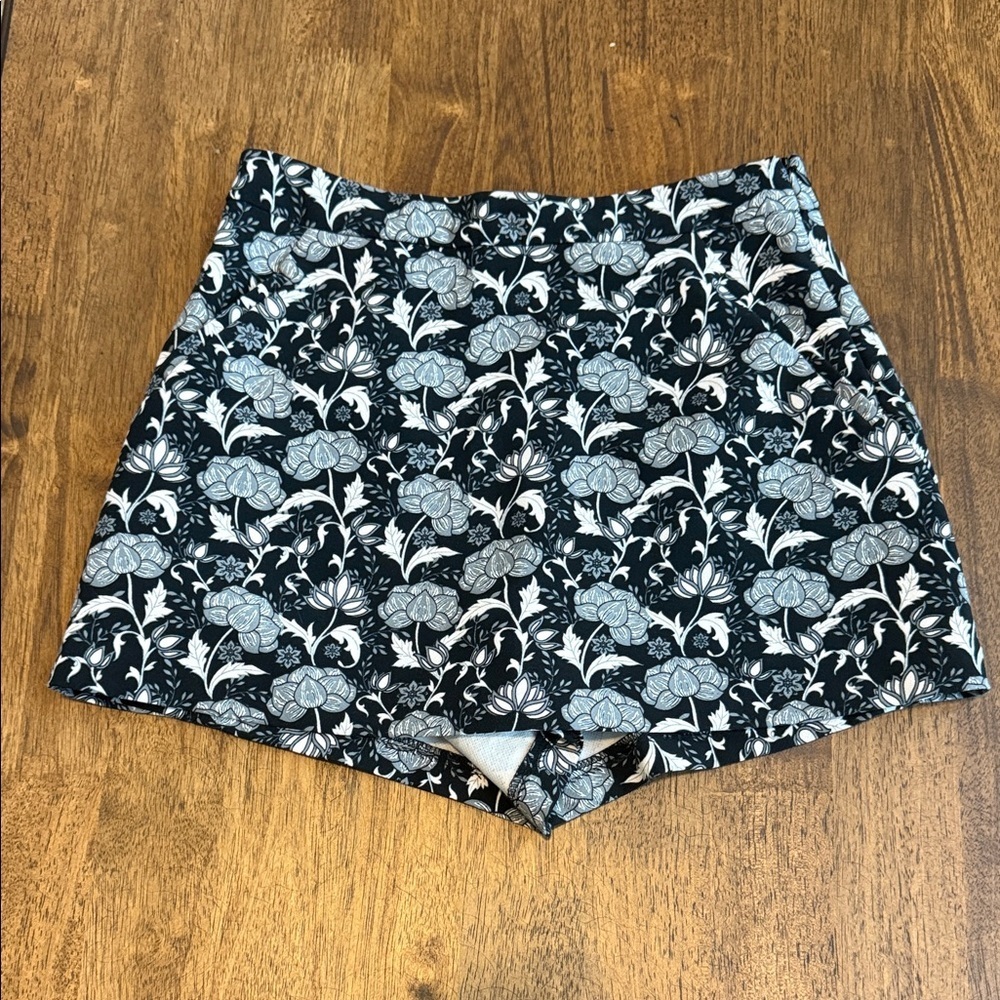 Zara Black and White Floral High Waisted Skort